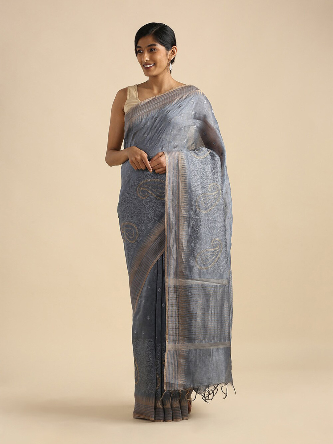 

Taneira Grey & Gold-Toned Floral Embroidered Linen Blend Saree