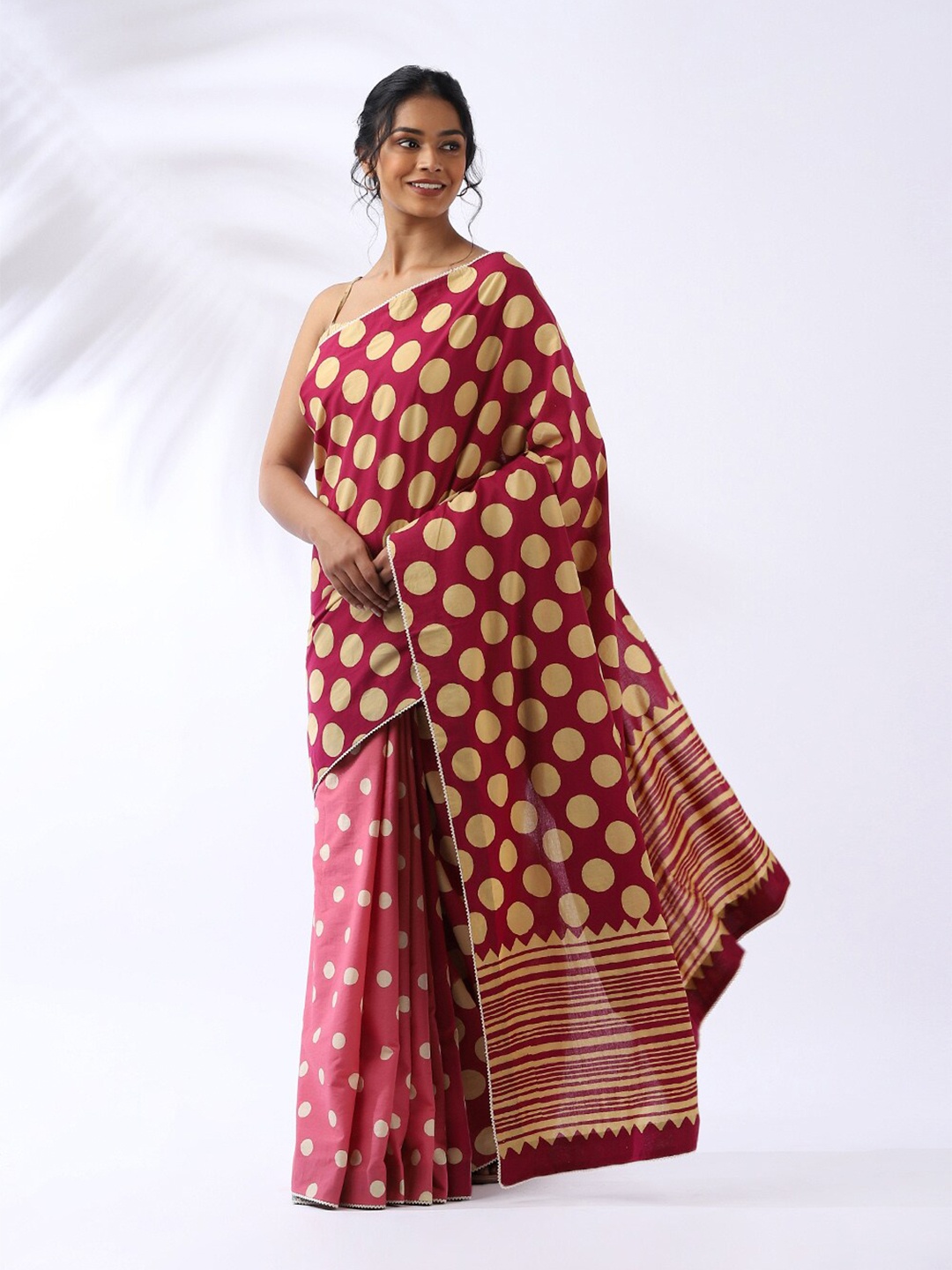 

Taneira Pink & Beige Pure Cotton Saree