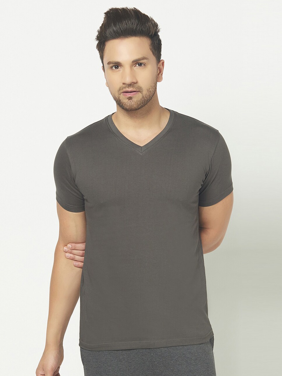 

THE DAILY OUTFITS Men Charcoal Grey V-Neck Cotton T-shirt