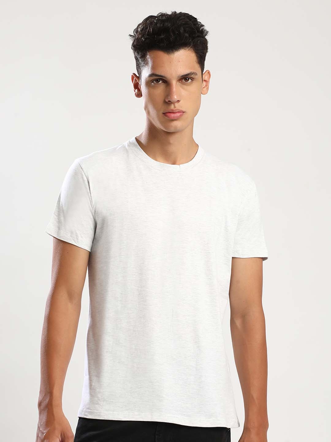 THE DAILY OUTFITS Men White Raw Edge T-shirt