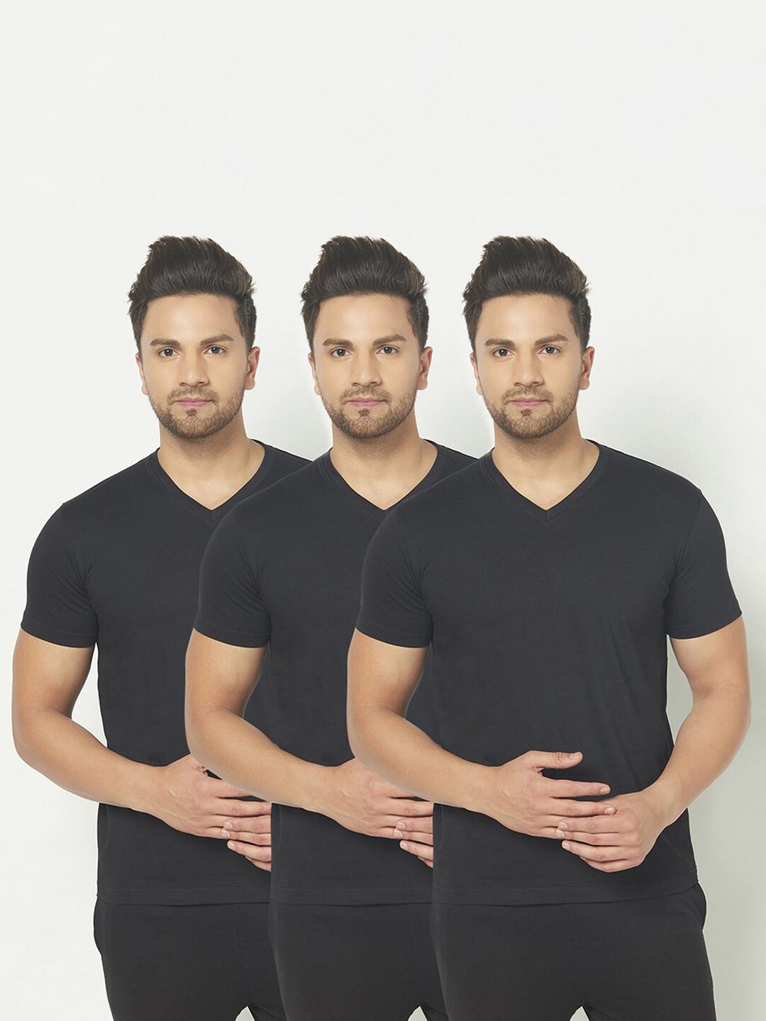 

THE DAILY OUTFITS Men Pack Of 3 Black V-Neck T-shirt