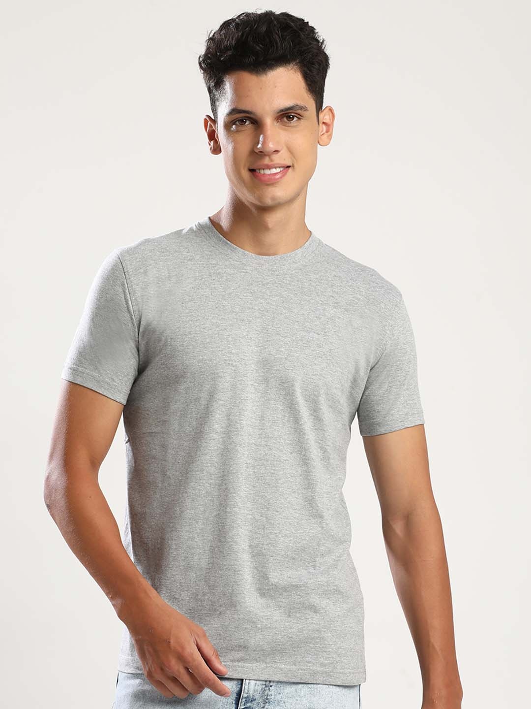 

THE DAILY OUTFITS Men Grey T-shirt