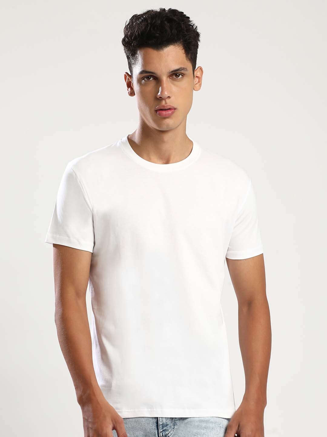

THE DAILY OUTFITS Men White Casual T-shirt