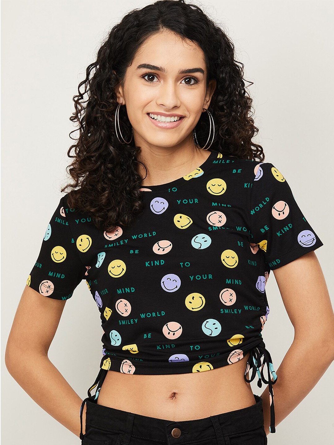 

SmileyWorld Women Black Smiley Print Crop Top
