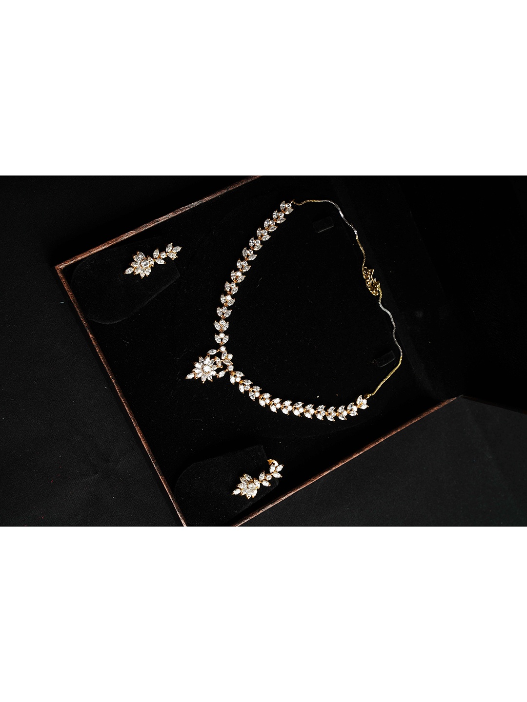 

NASTEE White Gold-Plated CZ -Studded & Beaded Jewellery Set