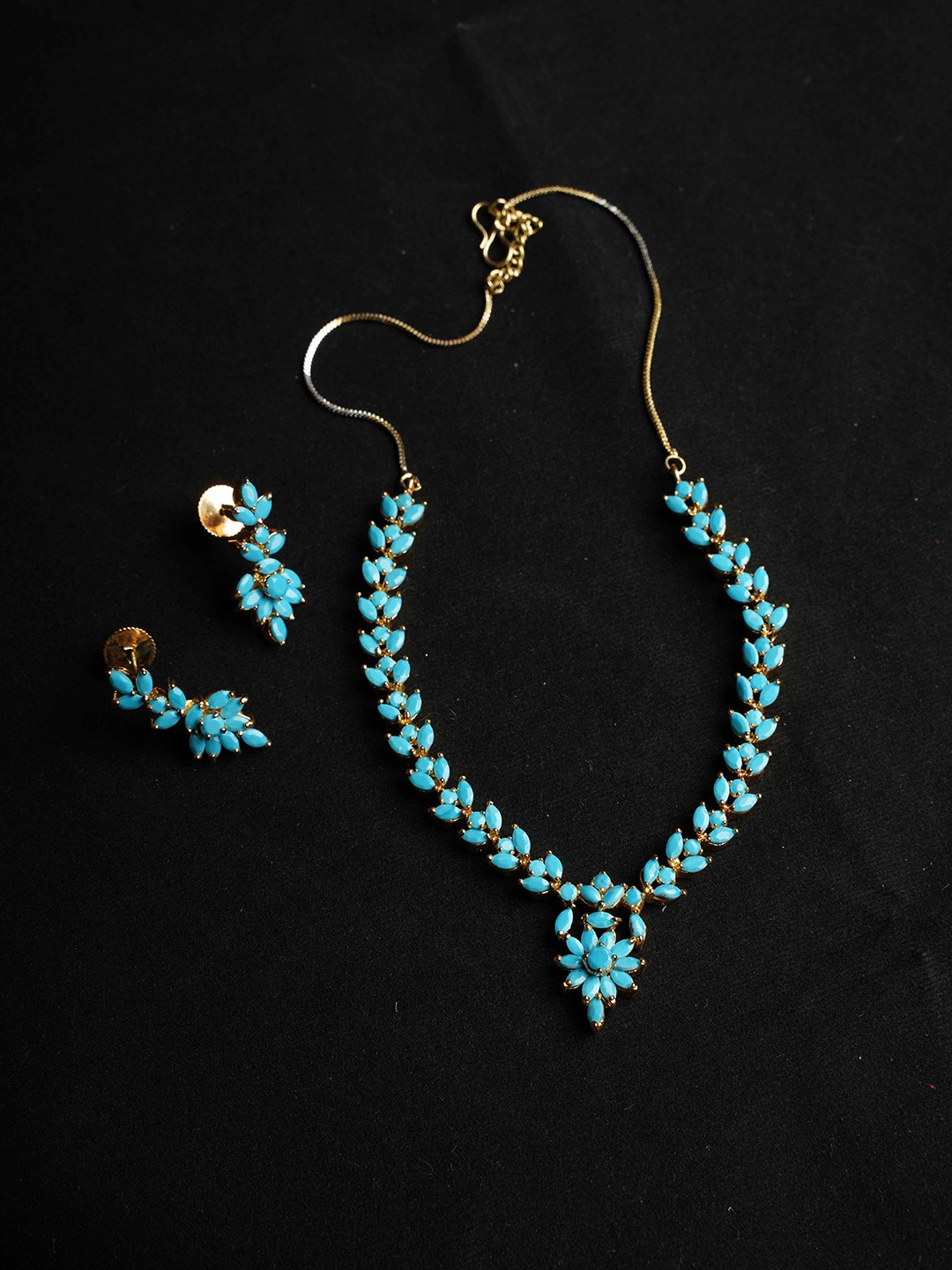 

NASTEE Women Gold-Plated Blue CZ- Studded Jewellery Set