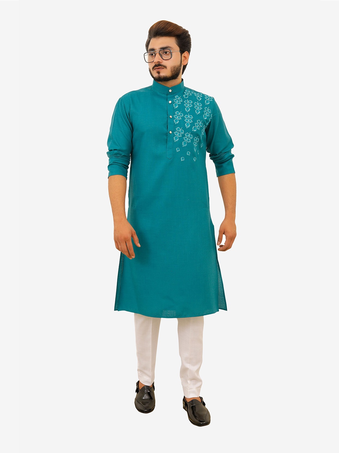 

Tibra Collection Men Green Floral Printed Pure Cotton Kurta with Pyjamas