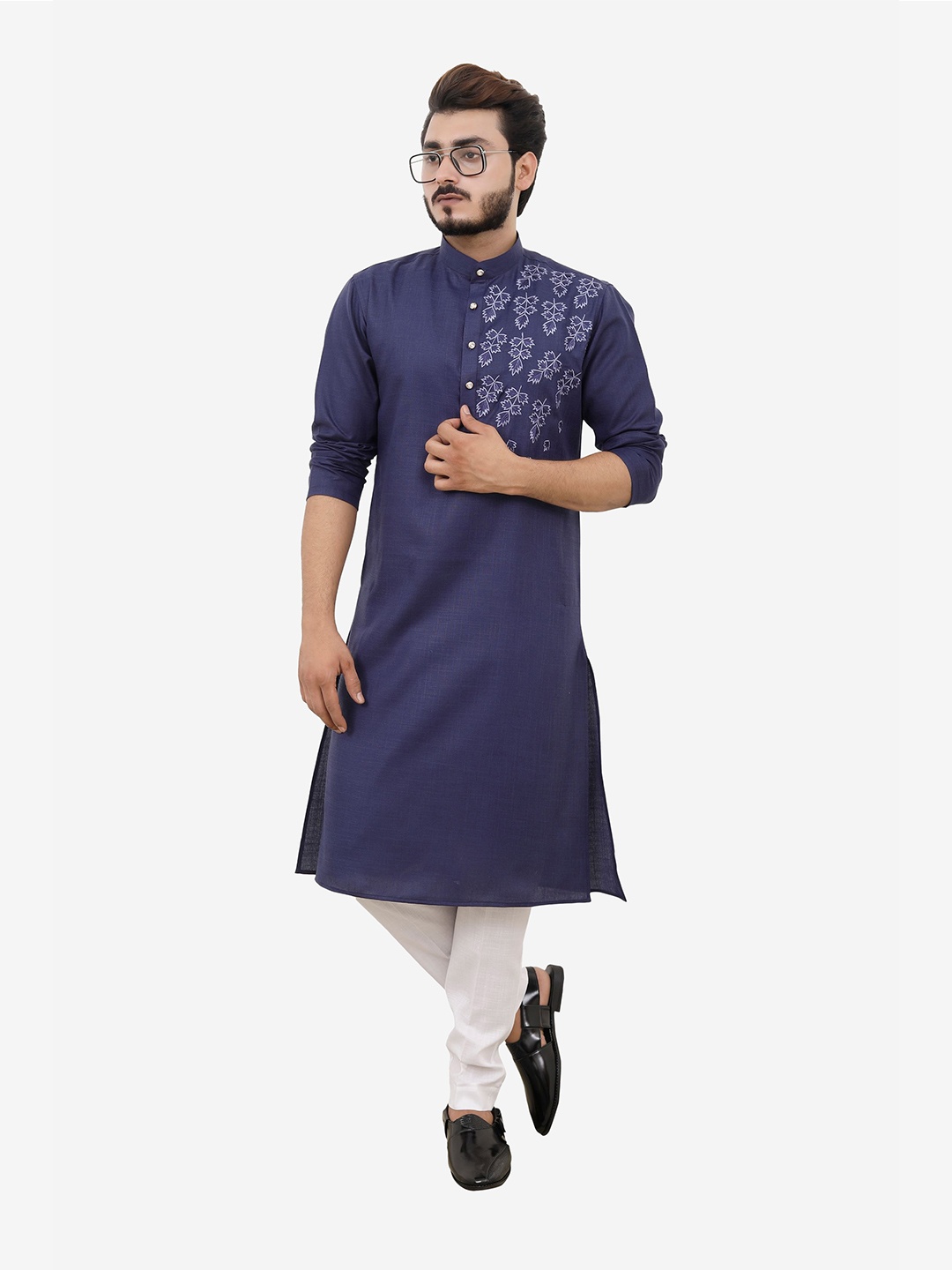 

Tibra Collection Men Navy Blue Pure Cotton Kurta with Churidar