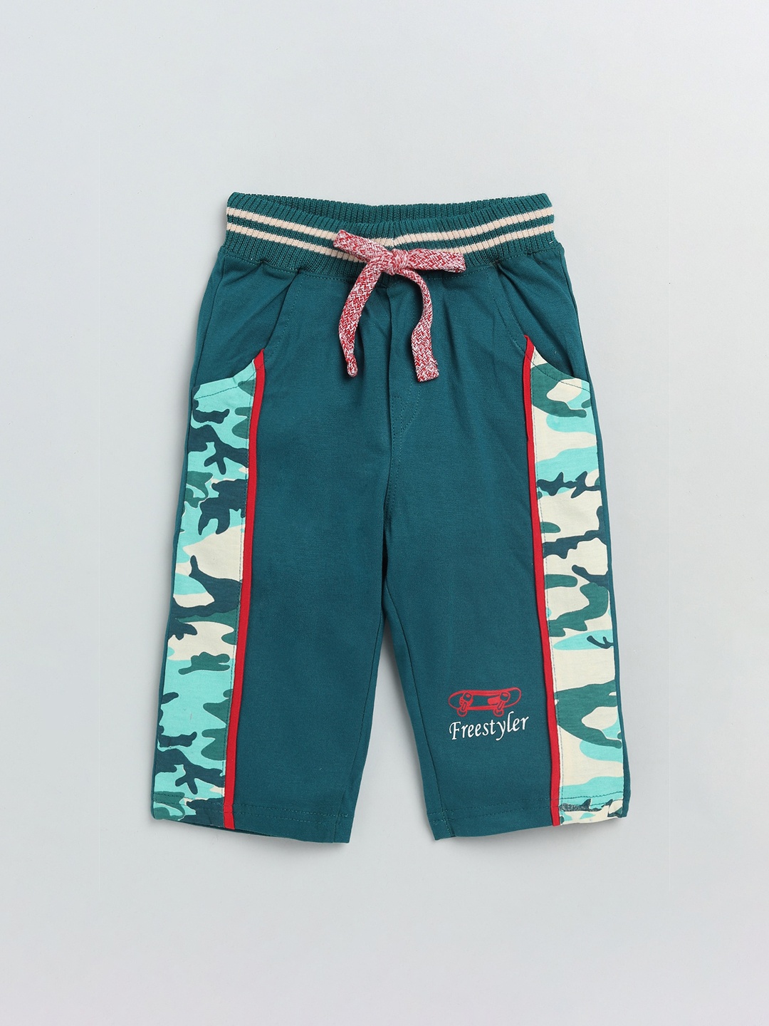 

Olio Kids Boys Green Printed Shorts