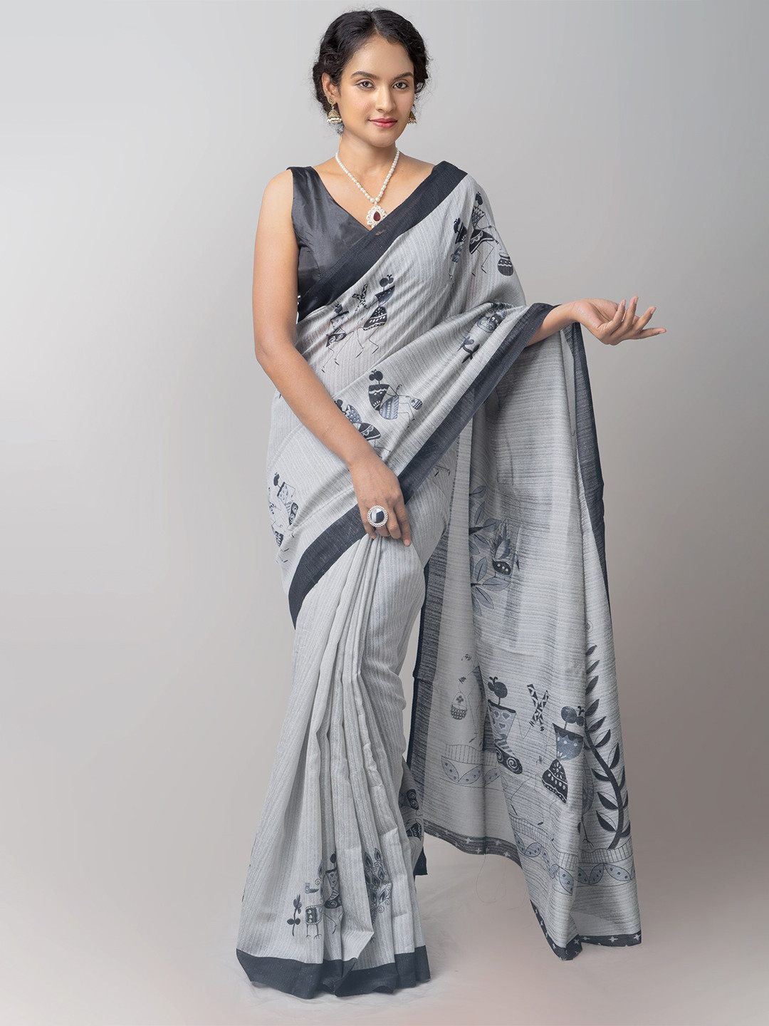 

Unnati Silks Grey Ethnic Motifs Silk Cotton Bhagalpuri Saree