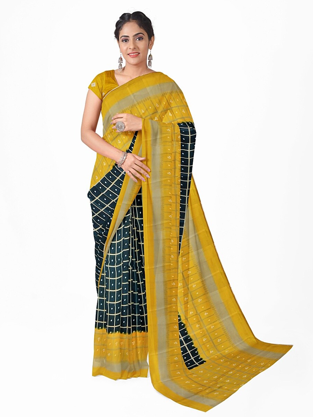 

SAADHVI Black & Yellow Bandhani Silk Blend Saree