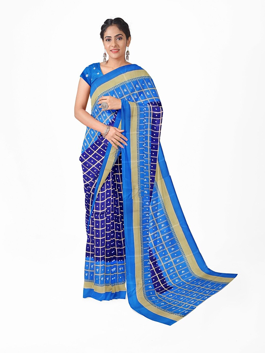 

SAADHVI Navy Blue & Blue Bandhani Silk Blend Fusion Bandhani Saree