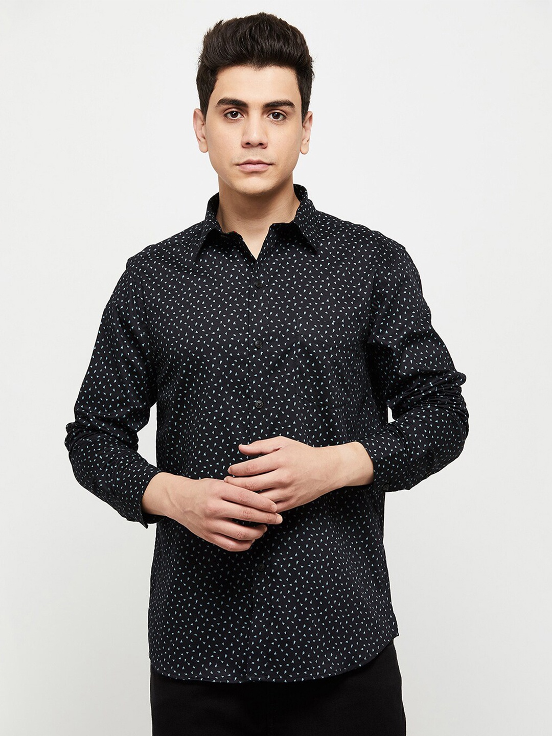 

max Men Black Printed Casual Shirt