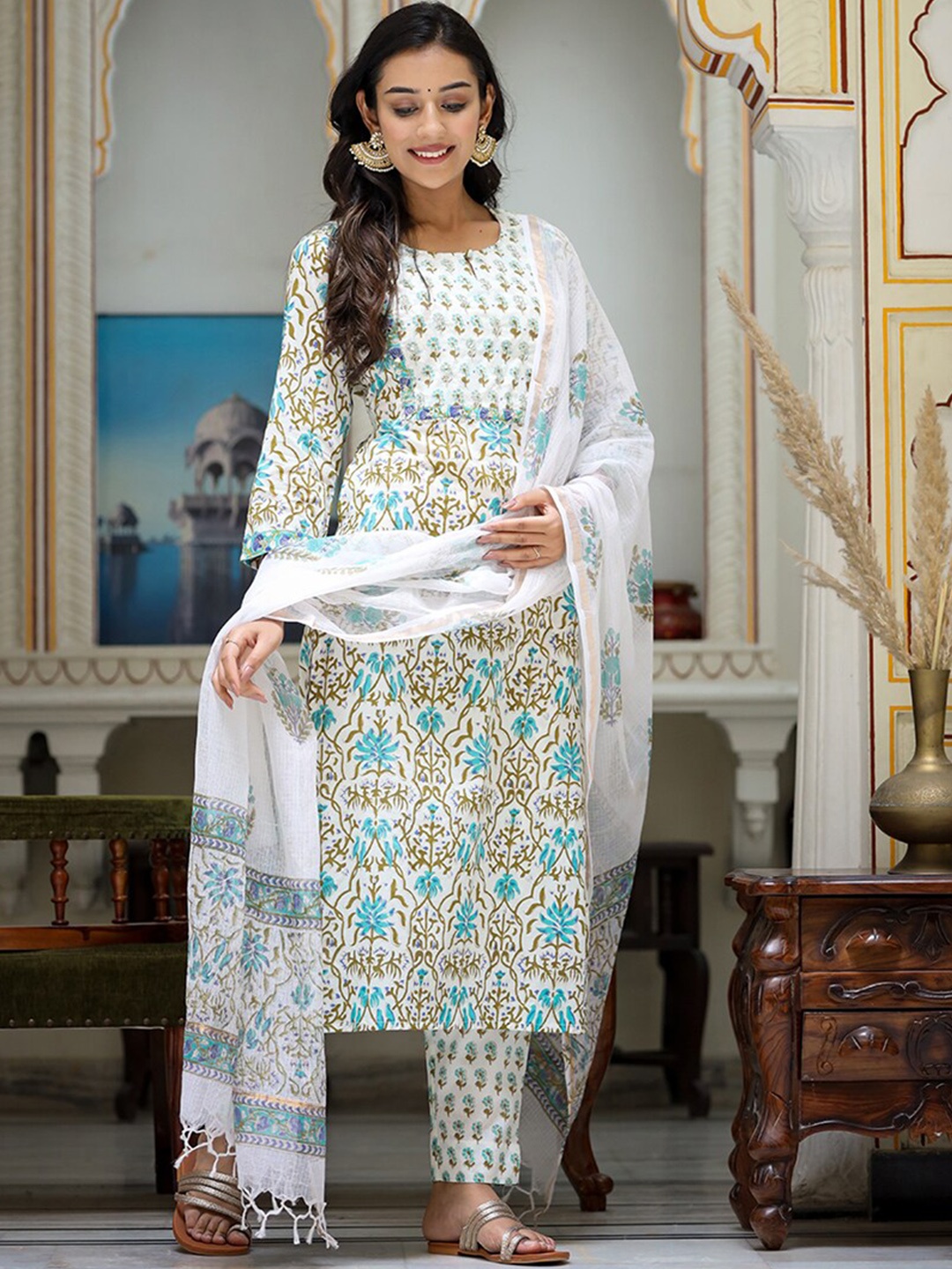 

KAAJH Women White Ethnic Motifs Printed Pure Cotton Kurta with Palazzos & With Dupatta