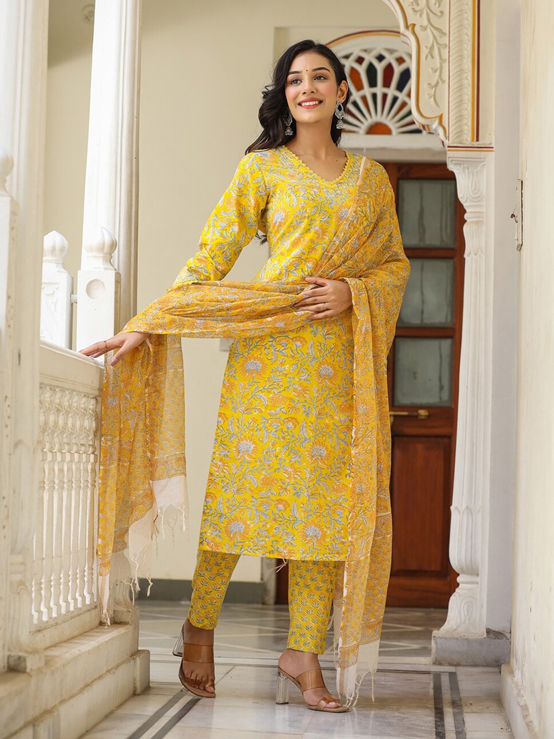 

KAAJH Women Yellow Floral Printed Pure Cotton Kurta with Trousers & With Dupatta