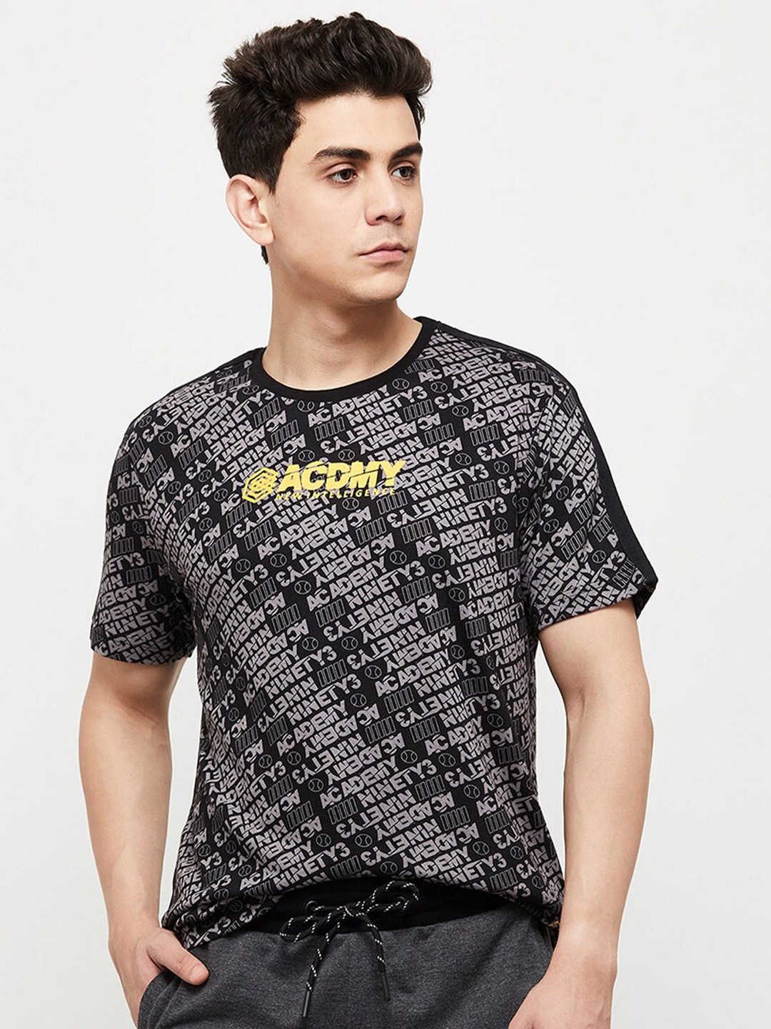 

max Men Black Printed T-shirt