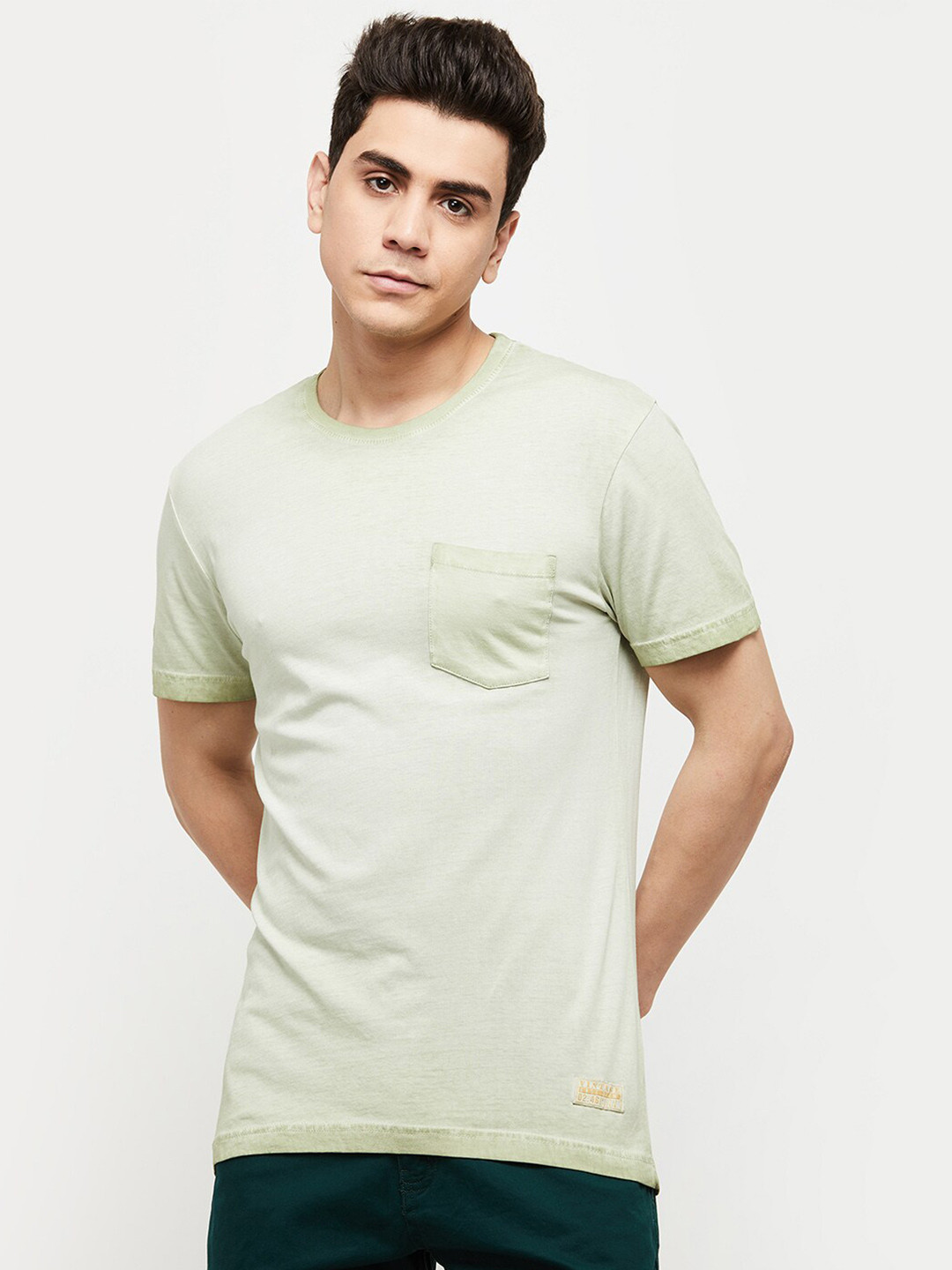 

max Men Green Round Neck Solid T-shirt