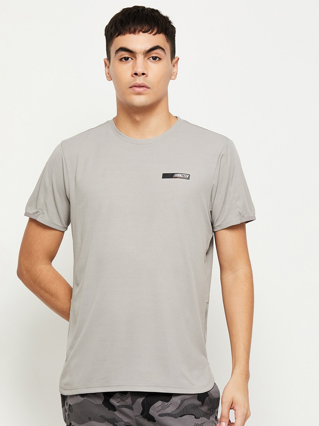 

max Men Grey Monochrome T-shirt