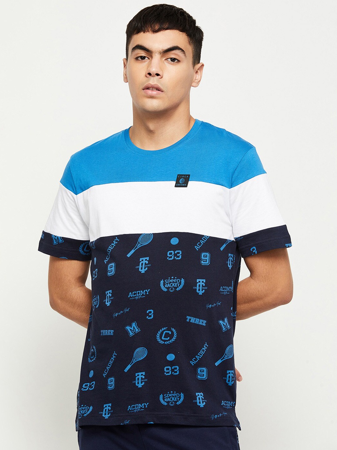 

max Men Blue Striped T-shirt