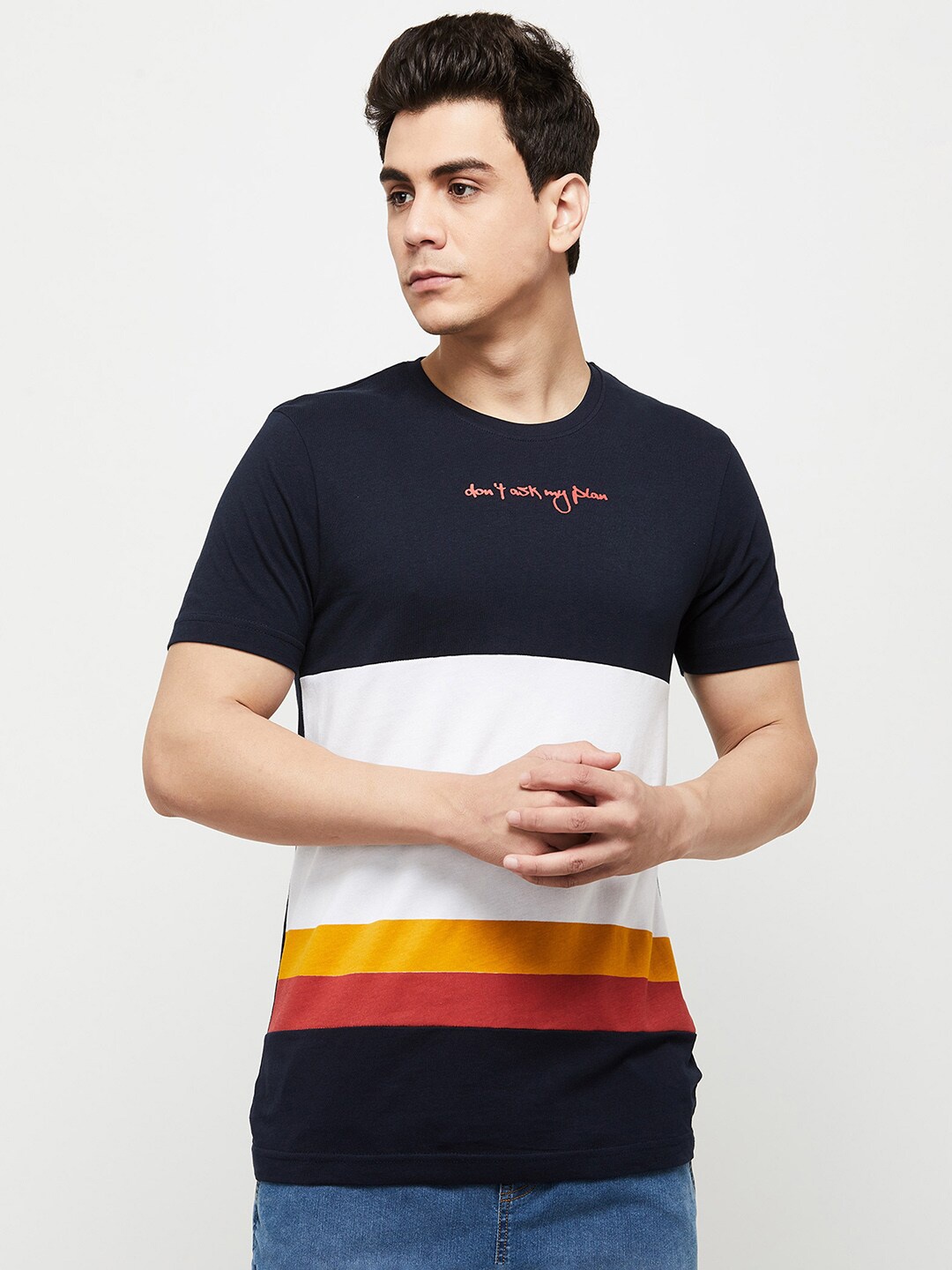 

max Men Blue Colourblocked T-shirt