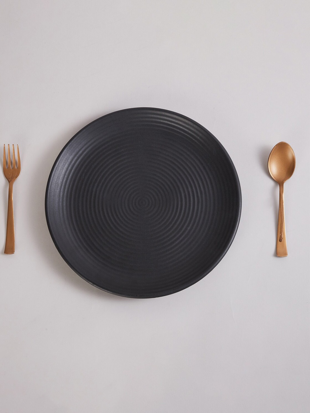 

Home Centre Black & 1 Pieces Stoneware Matte Plates