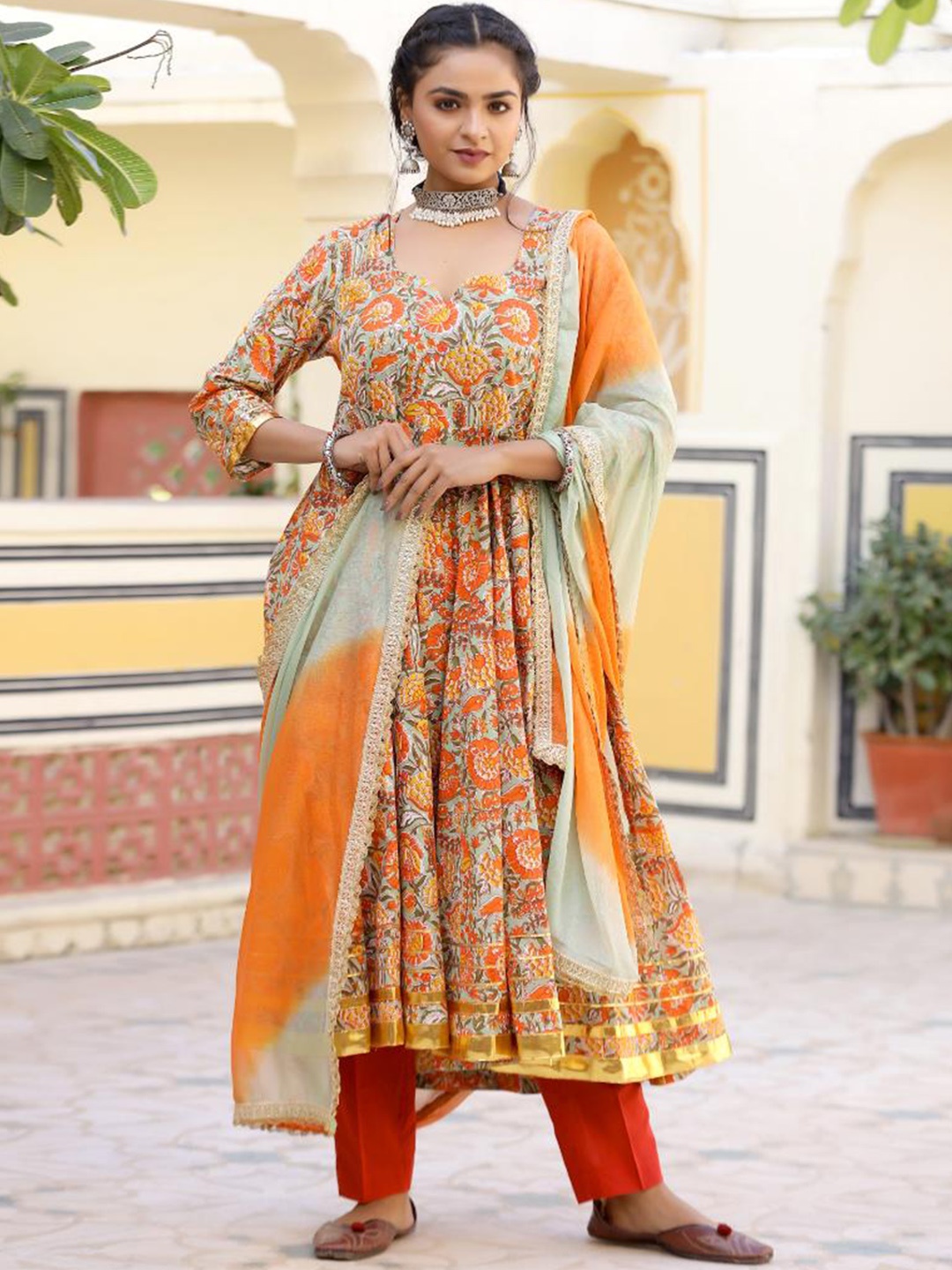 

Baisacrafts Women Orange Handblock Printed & Gotta Patti Pure Cotton Kurta & Trousers With Dupatta