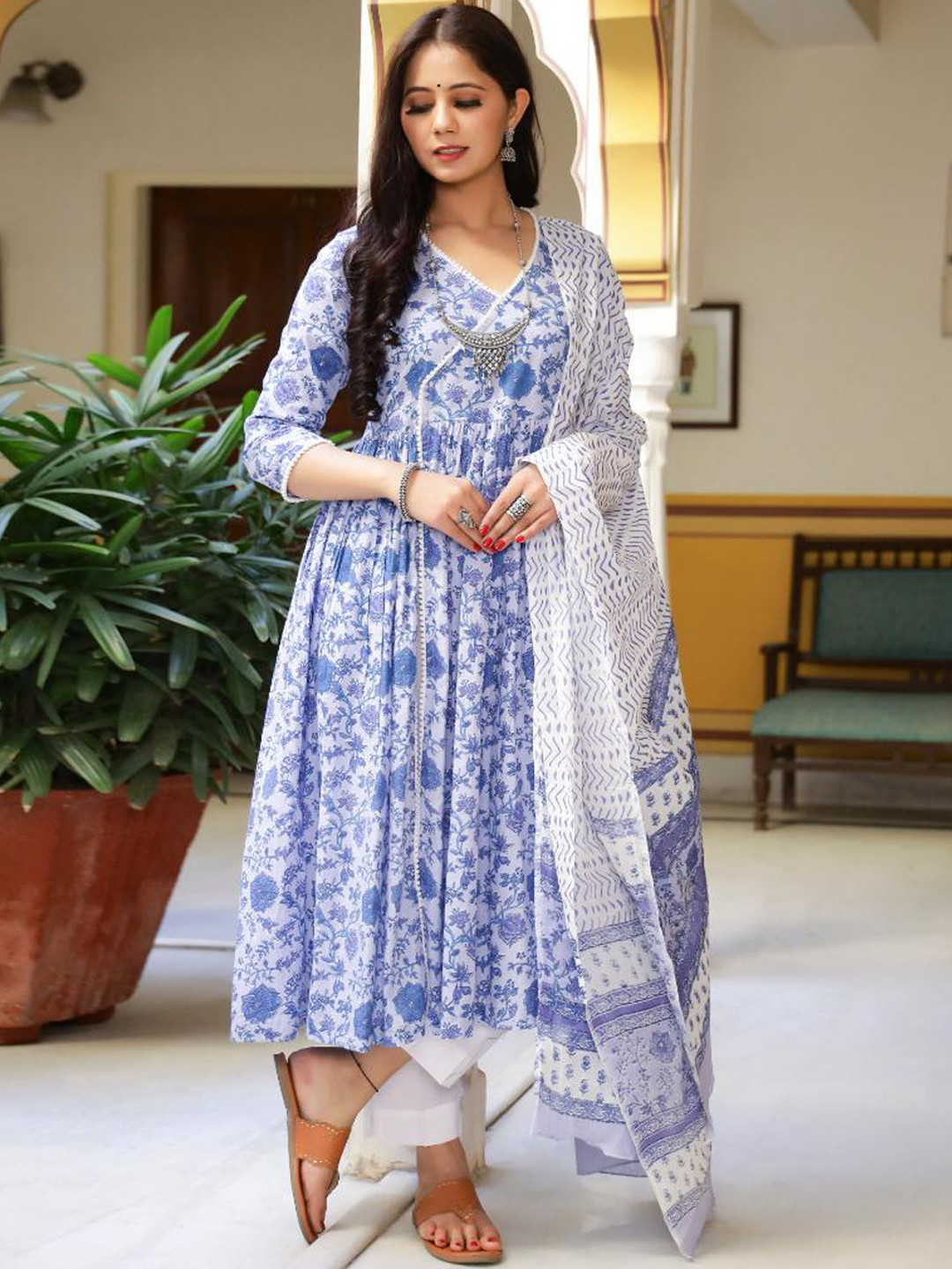 

Baisacrafts Women Lavender Printed Pure Cotton Kurta with Trousers & With Dupatta