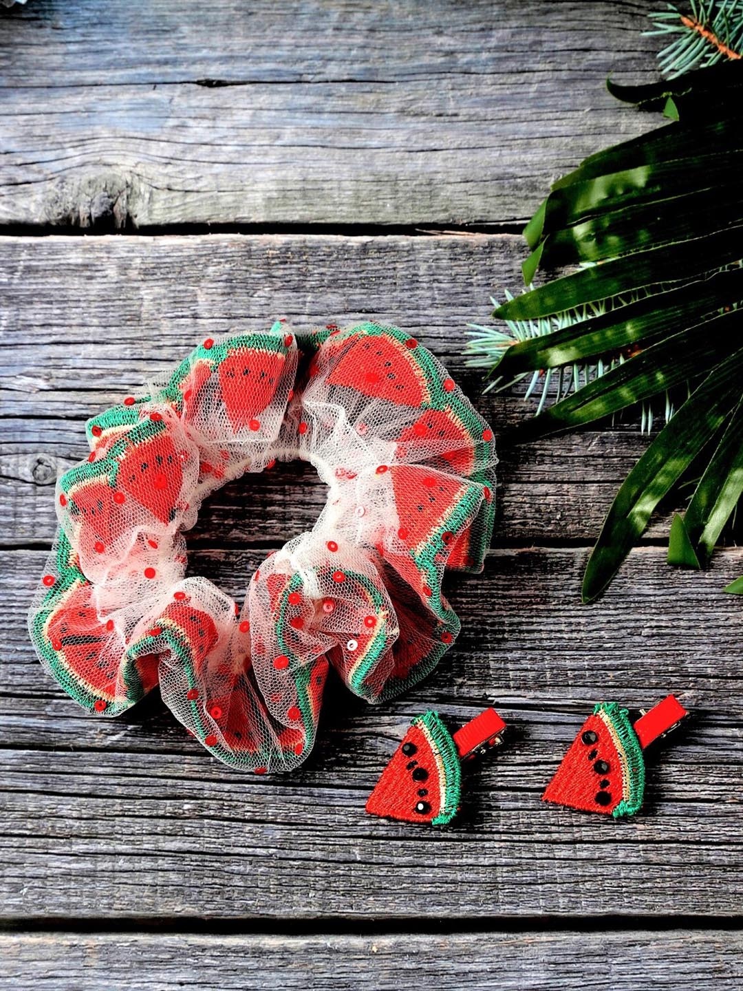 

TIPY TIPY TAP Pack of 3 Girls Red & White Scrunchie & Clips