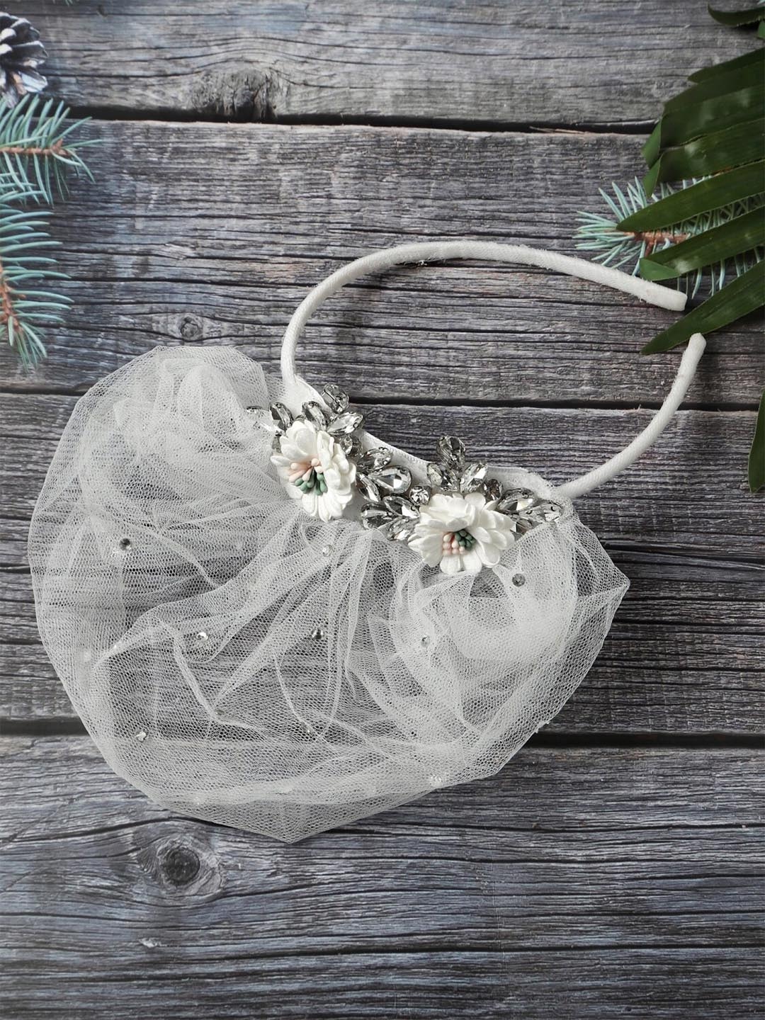 

TIPY TIPY TAP Girls White & Silver-Toned Hairband