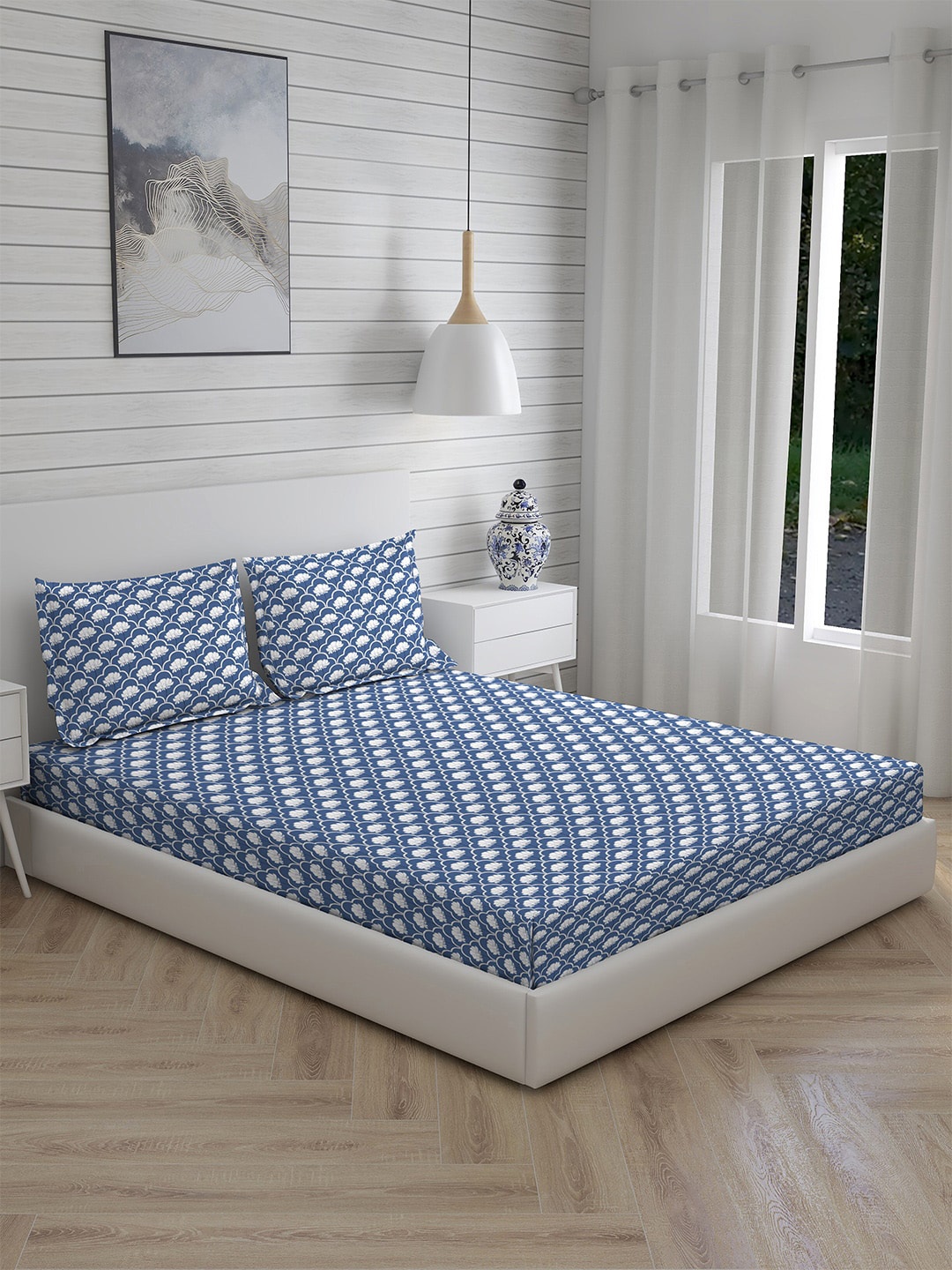 

Layers Blue & White Floral 144 TC King Bedsheet with 2 Pillow Covers
