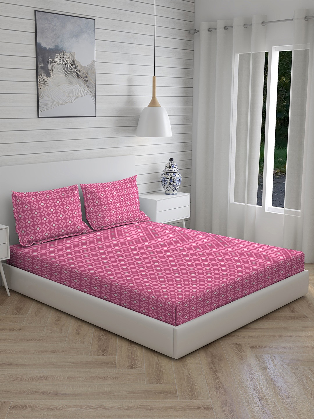 

Layers Pink & White Floral 144 TC King Bedsheet with 2 Pillow Covers