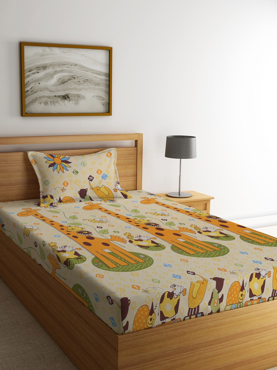 

KLOTTHE Yellow & Orange Graphic 300 TC Single Bedsheet with 1 Pillow Covers