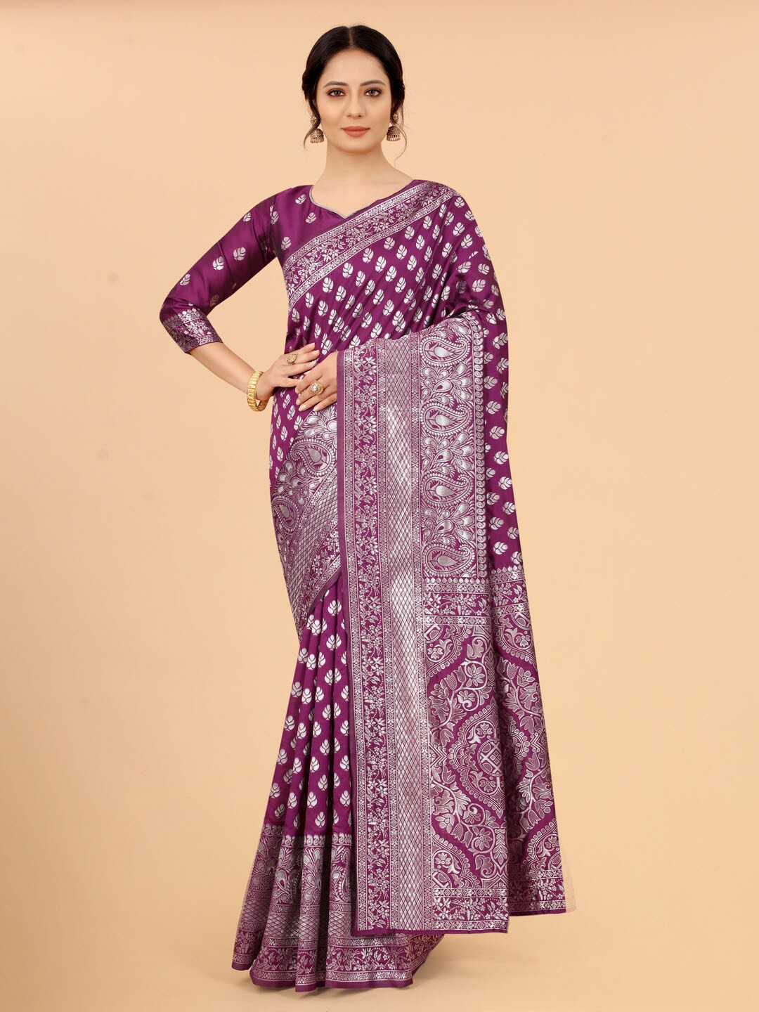 

WELL WORN Burgundy & Silver-Toned Woven Design Zari Silk Cotton Banarasi Saree