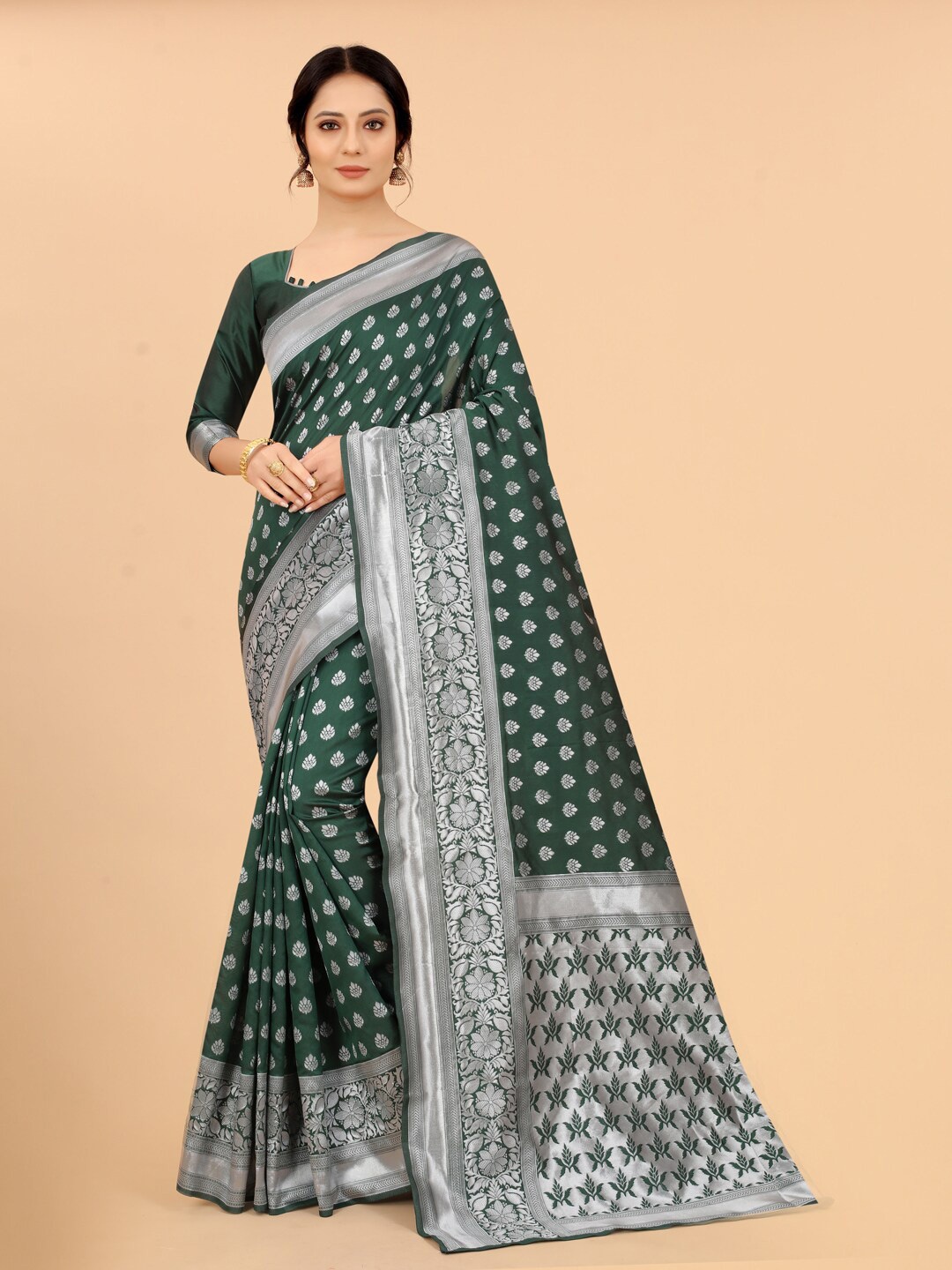 

WELL WORN Green & Silver-Toned Woven Design Zari Silk Cotton Banarasi Saree
