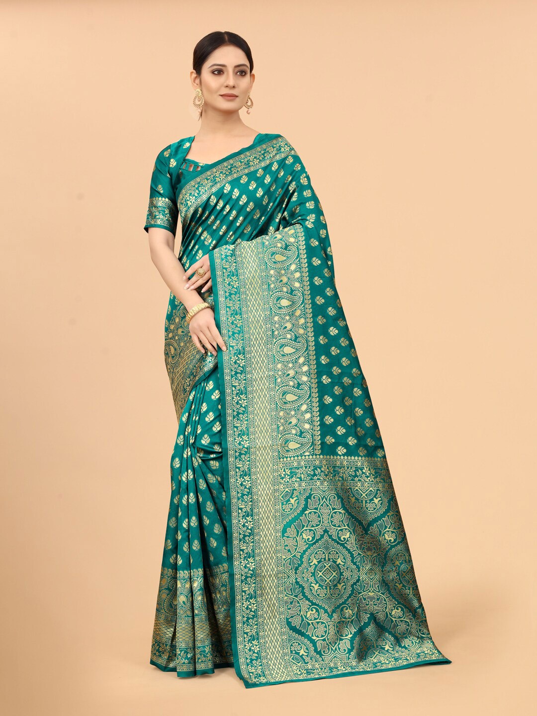 

WELL WORN Green & Gold-Toned Woven Design Zari Silk Cotton Banarasi Saree