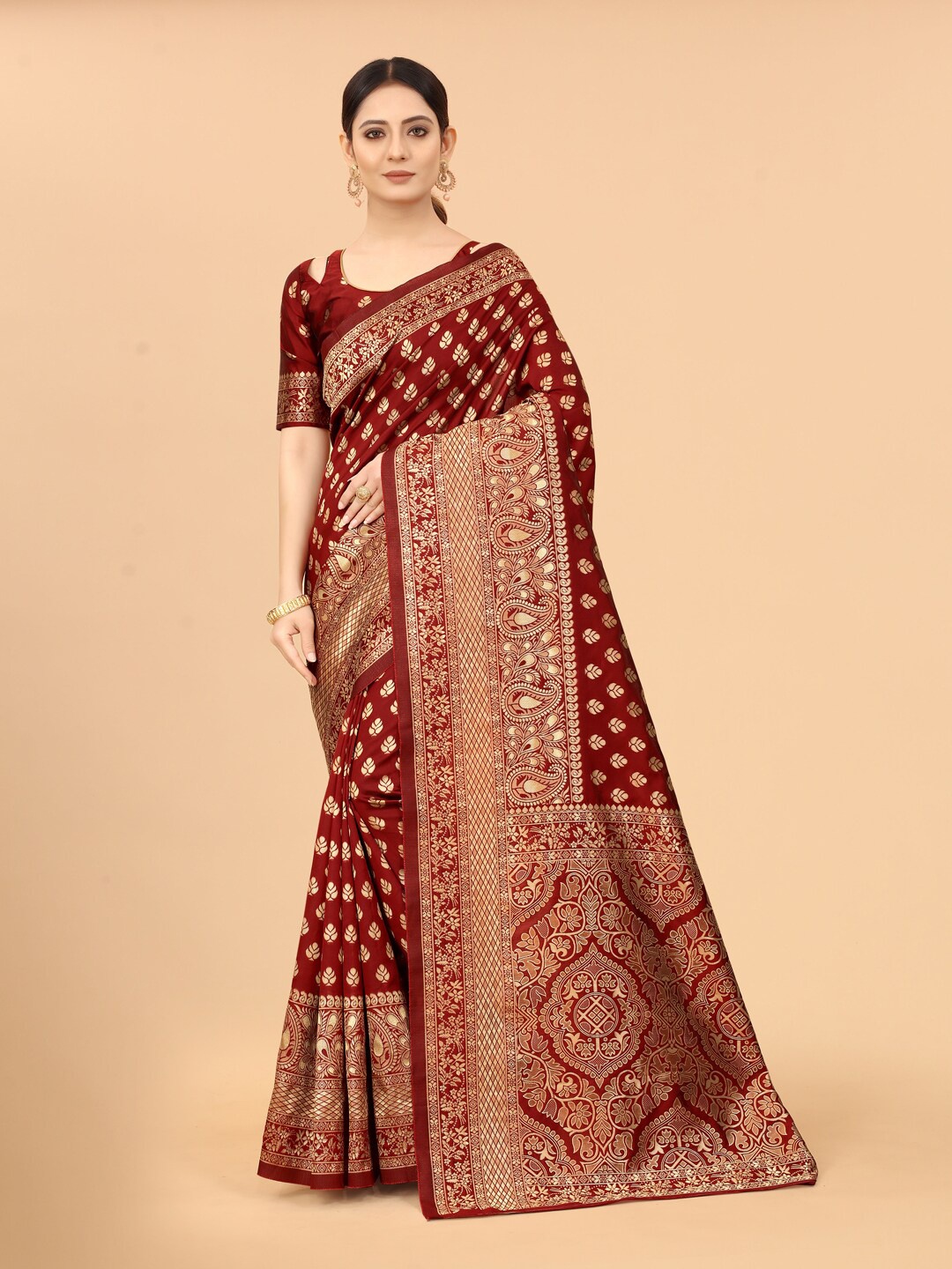 

WELL WORN Women Maroon & Gold-Toned Woven Design Zari Silk Cotton Banarasi Saree