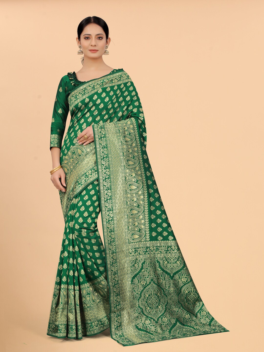 

WELL WORN Green & Gold-Toned Woven Design Zari Silk Cotton Banarasi Saree