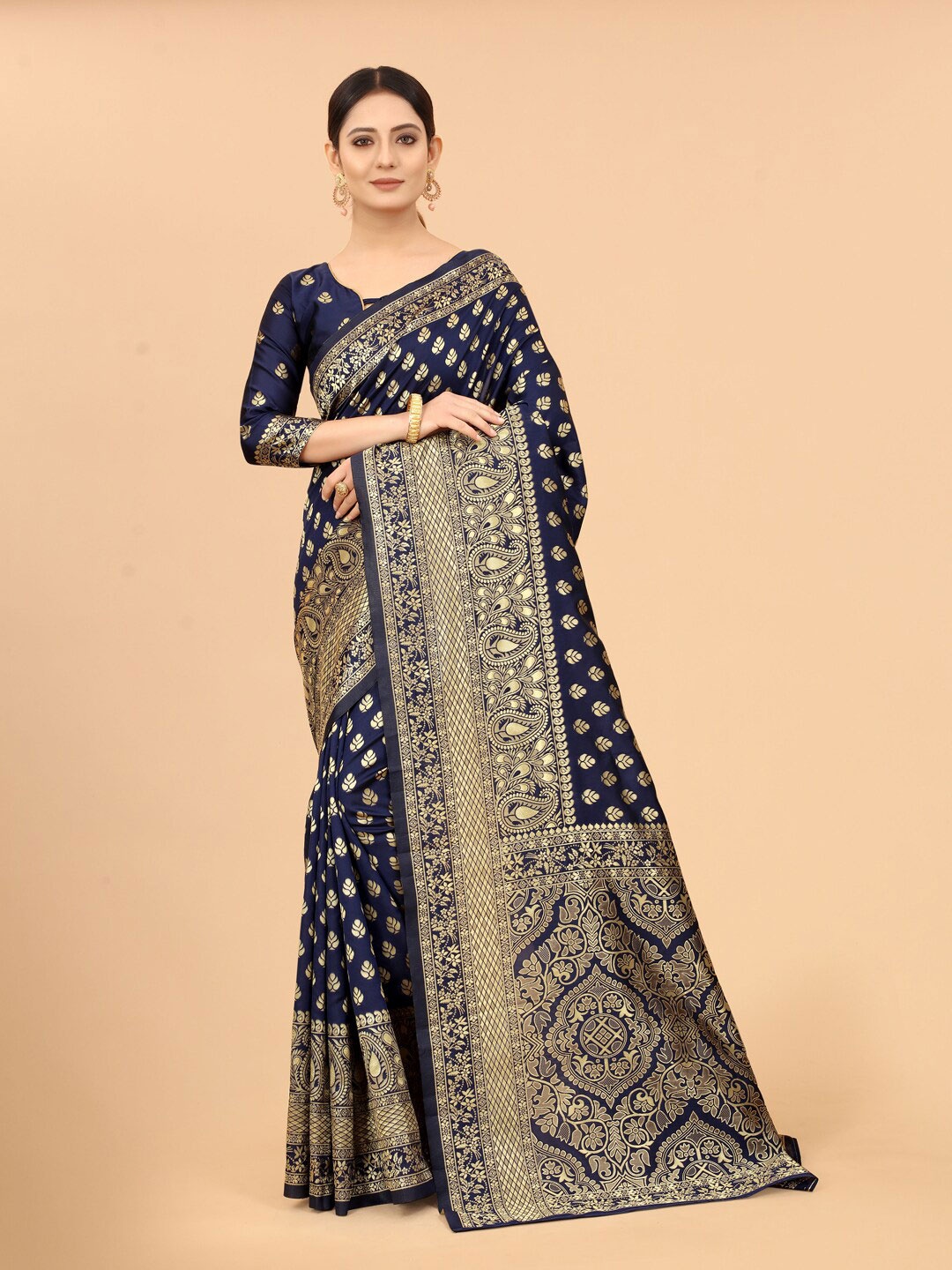 

WELL WORN Women Navy Blue & Gold-Toned Woven Design Zari Silk Cotton Banarasi Saree