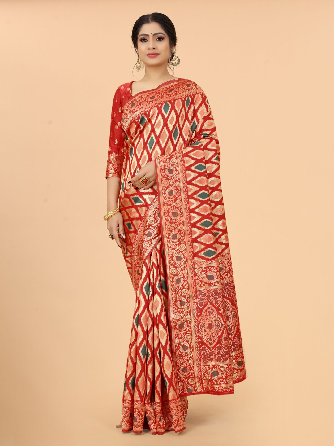 

WELL WORN Red & Gold-Toned Woven Design Zari Silk Cotton Banarasi Saree