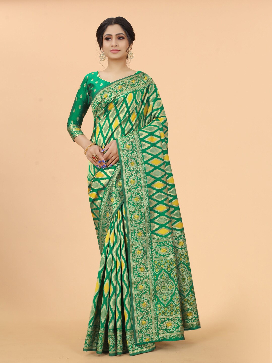 

WELL WORN Green & Yellow Woven Design Zari Silk Cotton Banarasi Saree