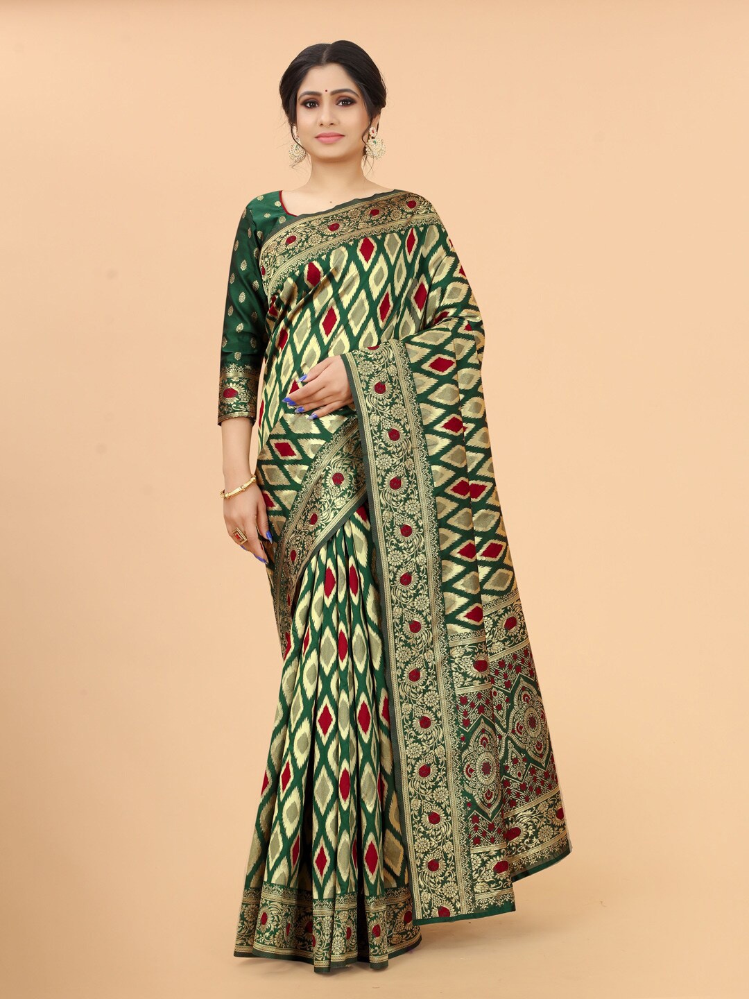 

WELL WORN Women Green & Maroon Woven Design Zari Silk Cotton Banarasi Saree