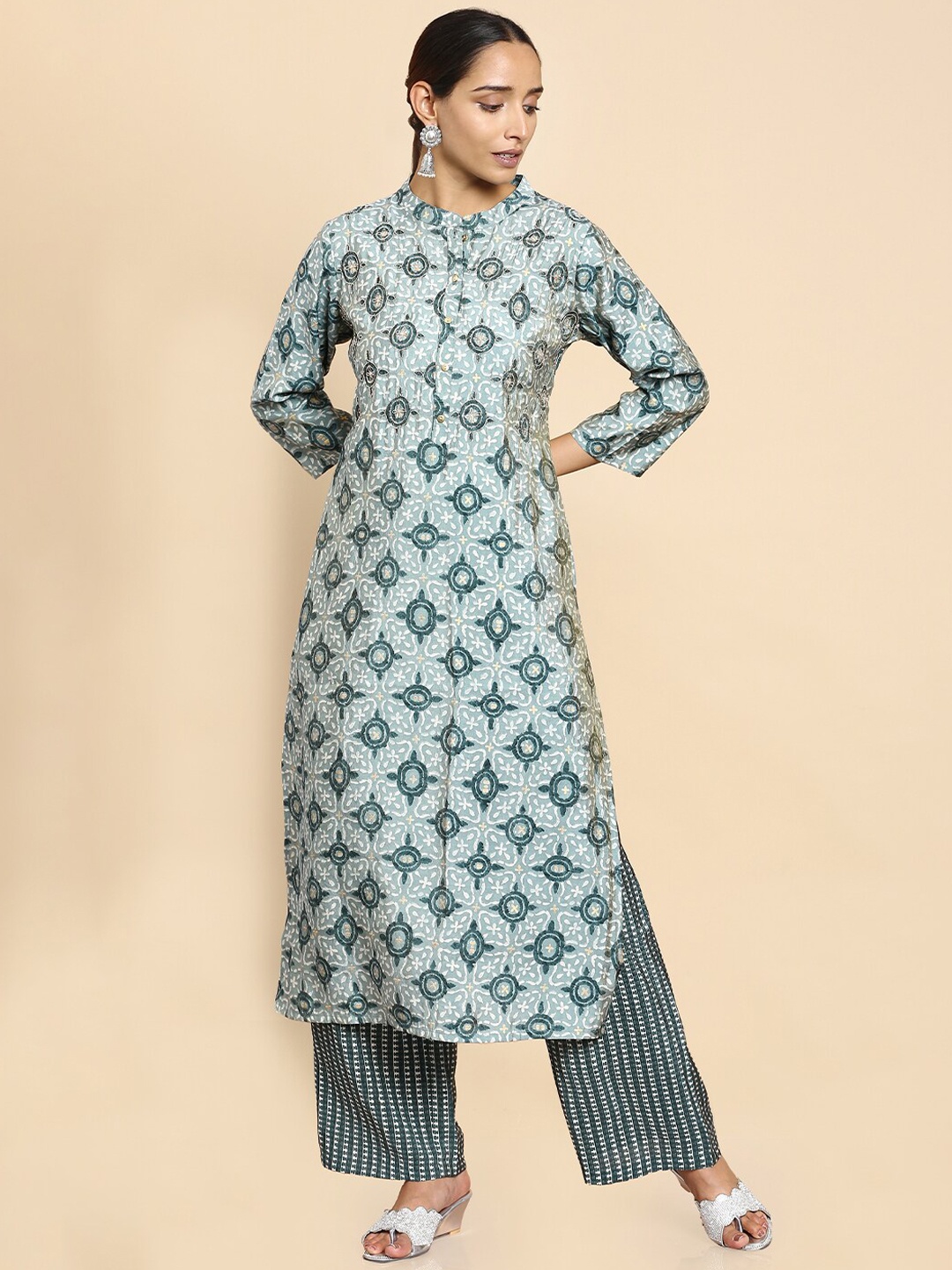 

Soch Women Sap Green Geometric Printed Kurta with Palazzos