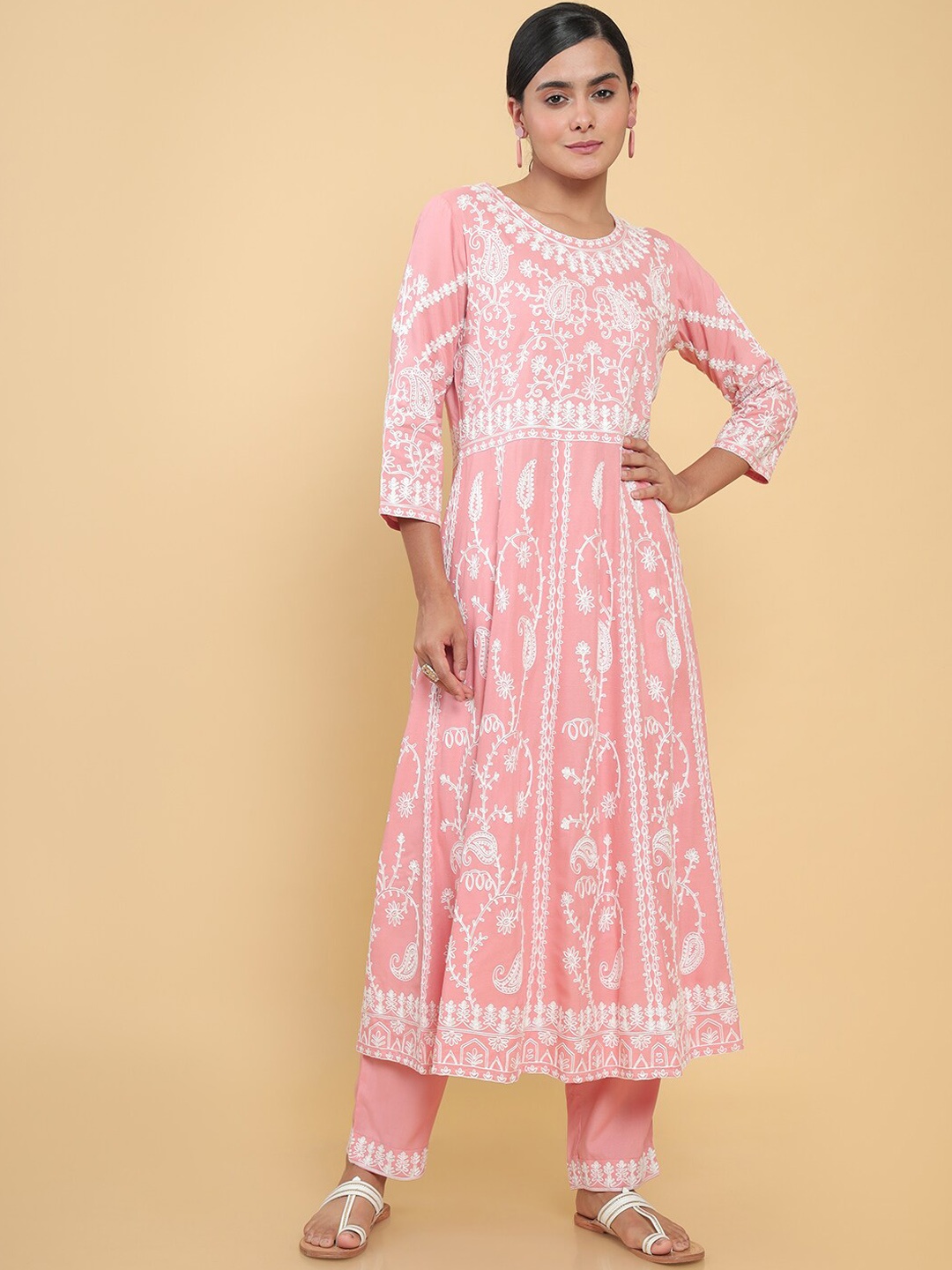 

Soch Women Pink Paisley Embroidered Panelled Aari Work Kurta with Trousers