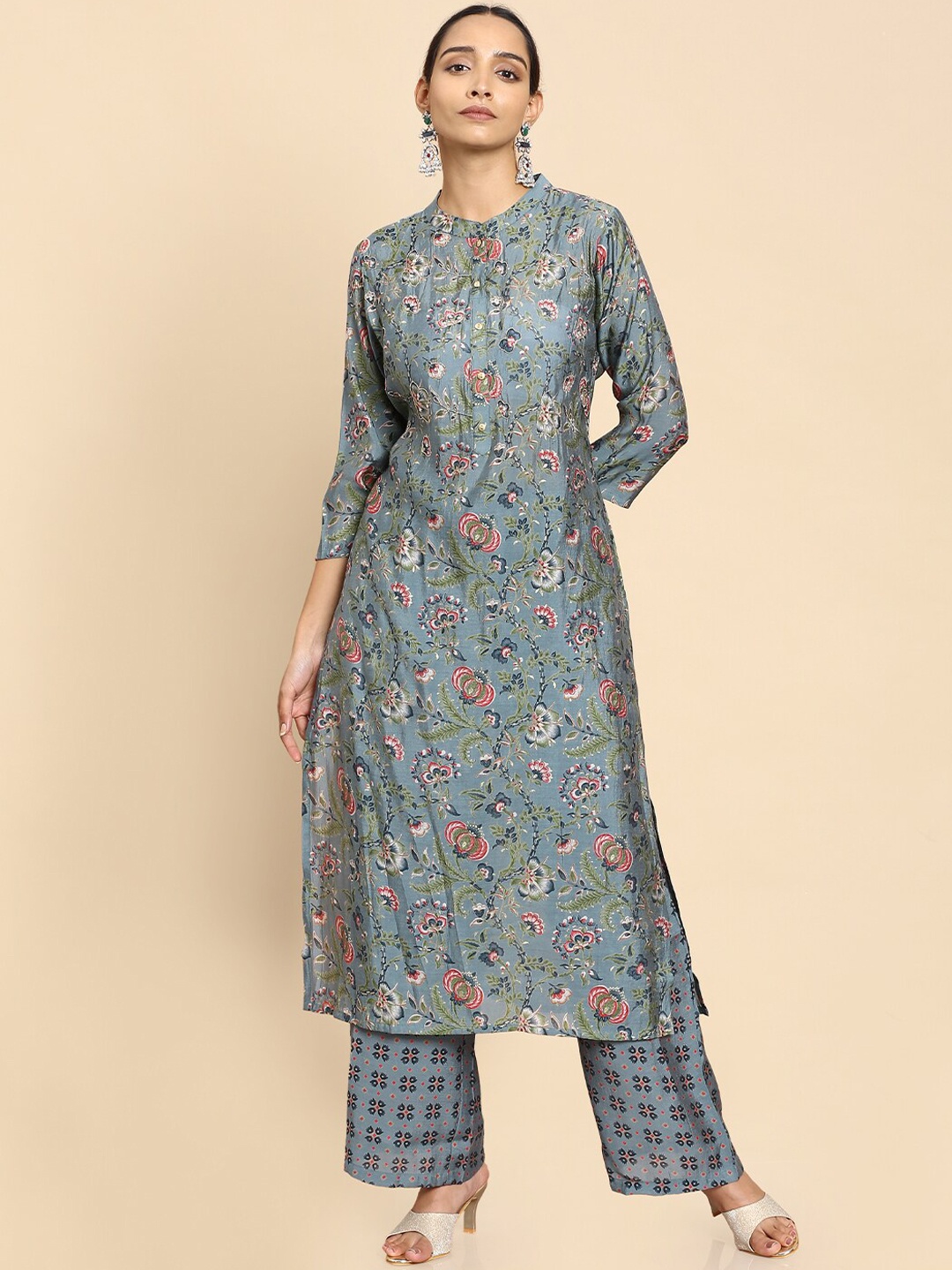 

Soch Women Grey Floral Printed Kurta with Palazzos