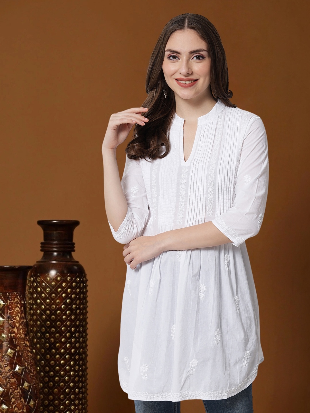 

PARAMOUNT CHIKAN White Hand Embroidered Cotton Chikankari Tunic