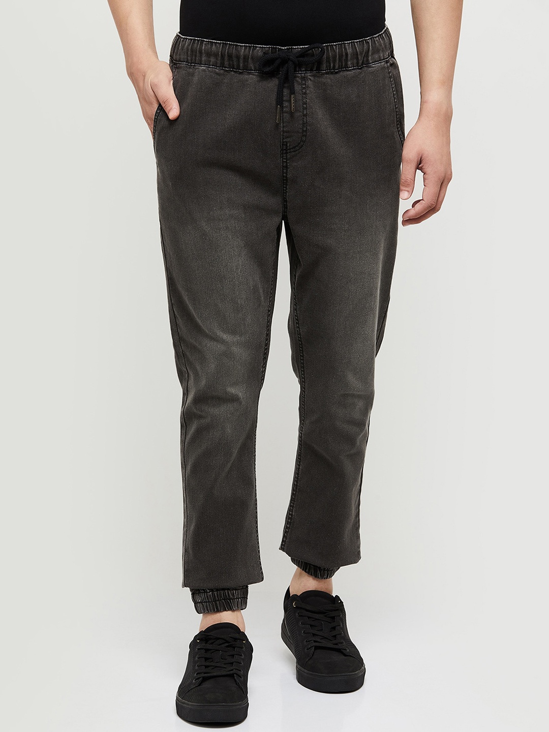 

max Men Grey Solid Joggers