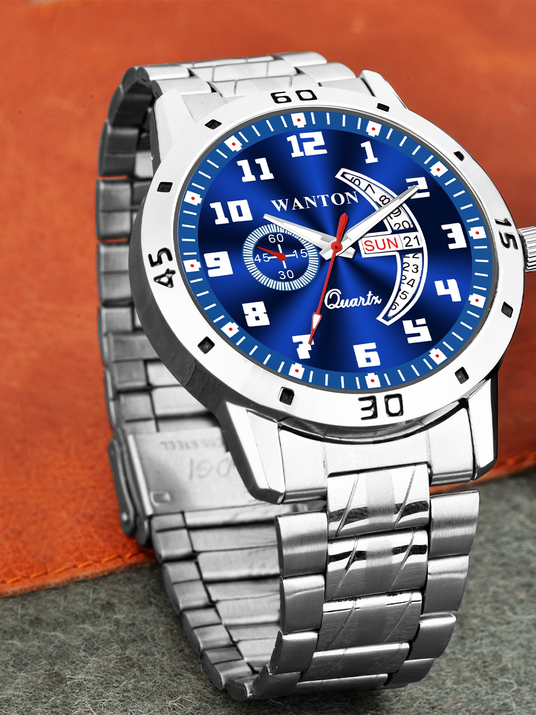 

WANTON Men Blue Embellished Dial & Silver Toned Stainless Steel Bracelet Style Straps Analogue Multi Watch