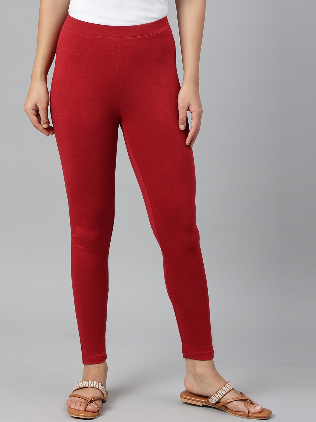 

W Women Red Solid Ankle-Length Leggings