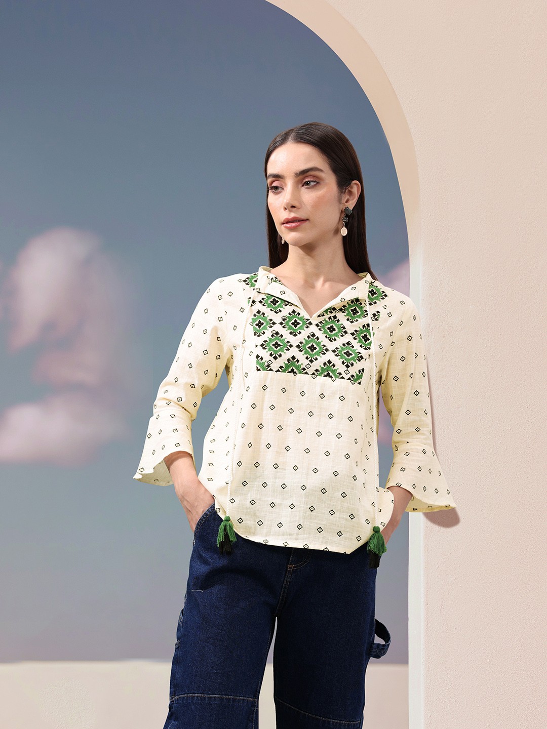

all about you Women Off White & Green Geometric Print Tie-Up Neck Top