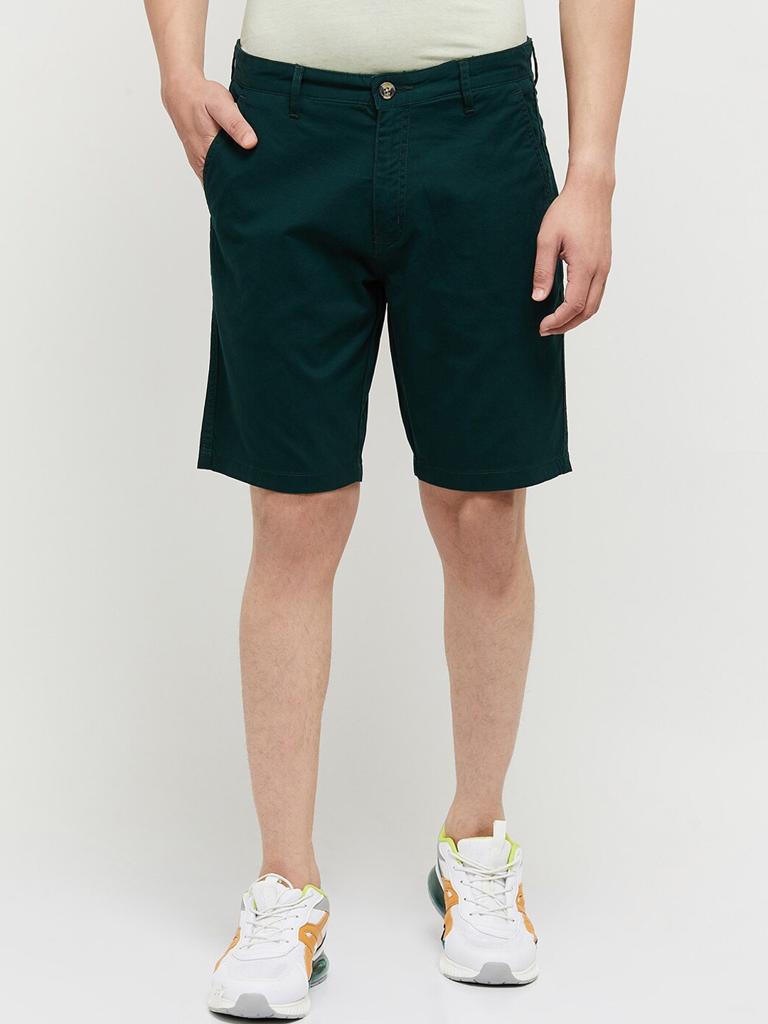 

max Men Green Shorts